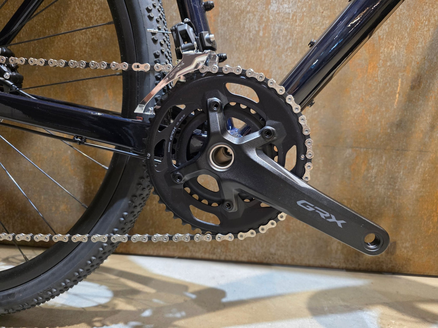 Gravel/Cyclocross von Scott, SCOTT SPEEDSTER GRAVEL 30 / COSMIC BLUE / M vor USEDBIKES - OB.DE Hintergrund