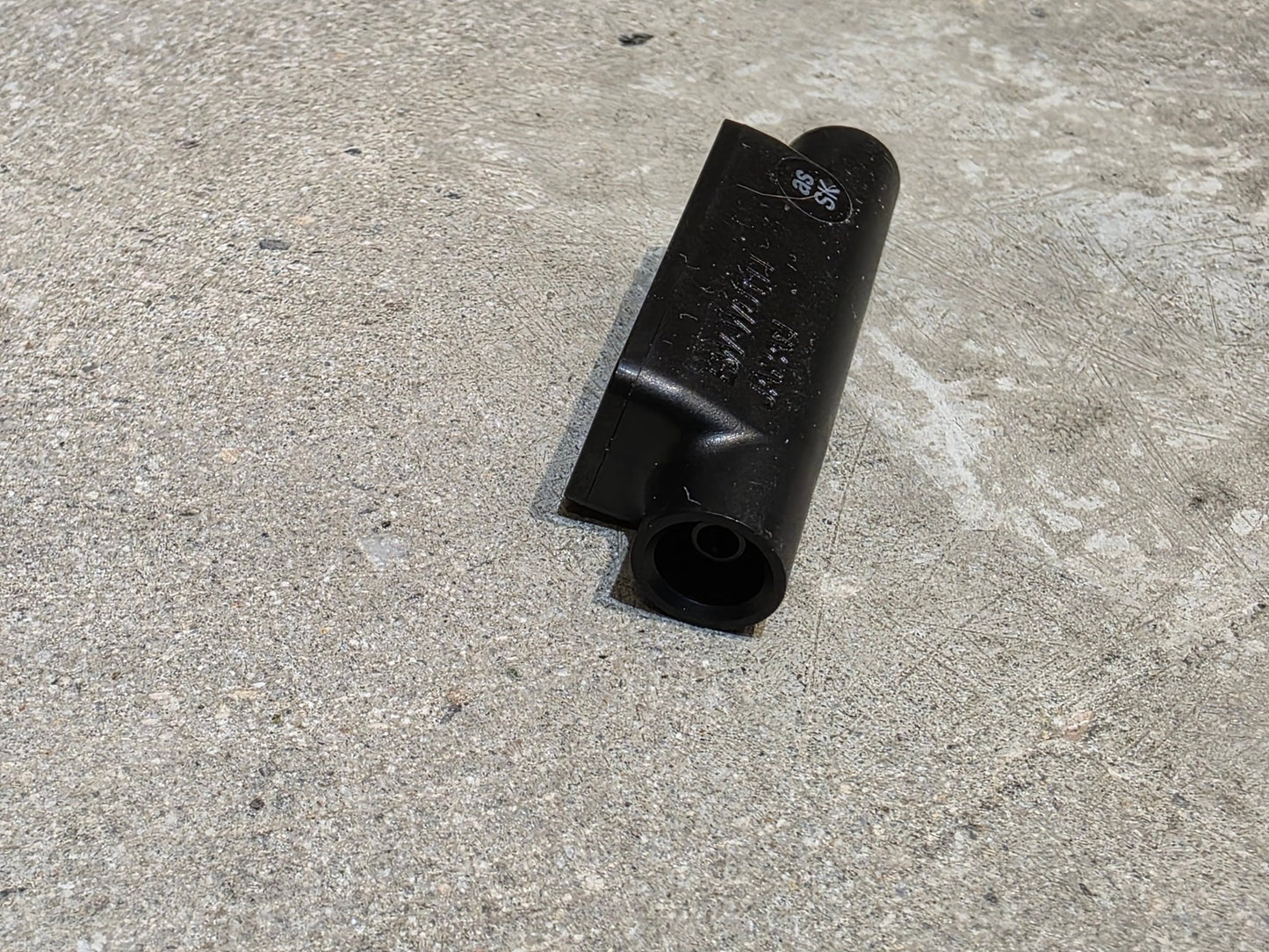 Di2 Weiche von Shimano, SHIMANO DI2 EW - WU111 ANT+ & BLOOTOOTH SENDER + EW - SD50 150MM vor USEDBIKES - OB.DE Hintergrund