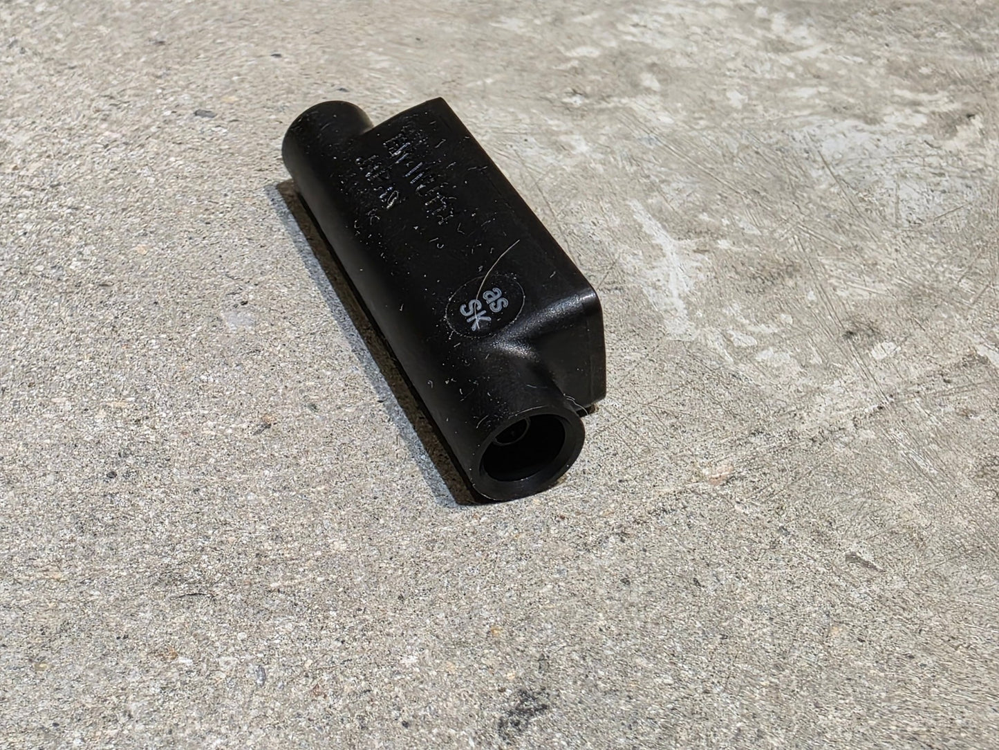 Di2 Weiche von Shimano, SHIMANO DI2 EW - WU111 ANT+ & BLOOTOOTH SENDER + EW - SD50 150MM vor USEDBIKES - OB.DE Hintergrund