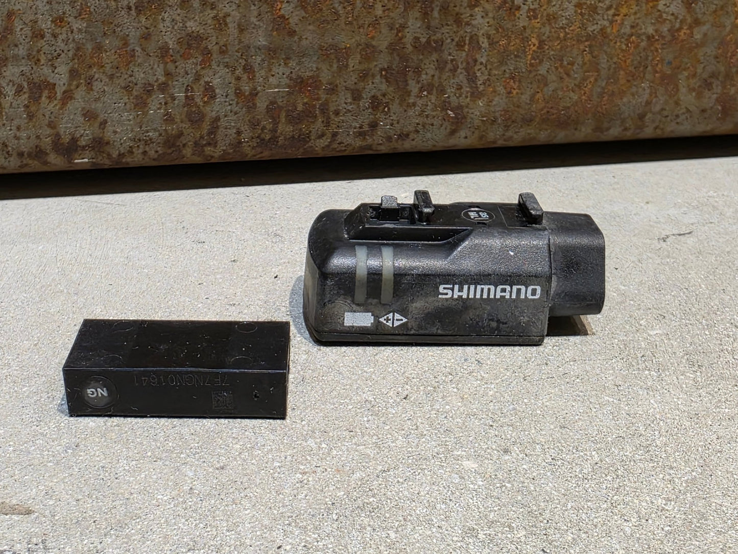 Schaltgruppen von Shimano, SHIMANO DURA ACE DI2 9070 SCHALTGRUPPE FD / RD / SHIFTER / DISC 2 X 11 FACH in variant_title vor USEDBIKES - OB.DE Hintergrund