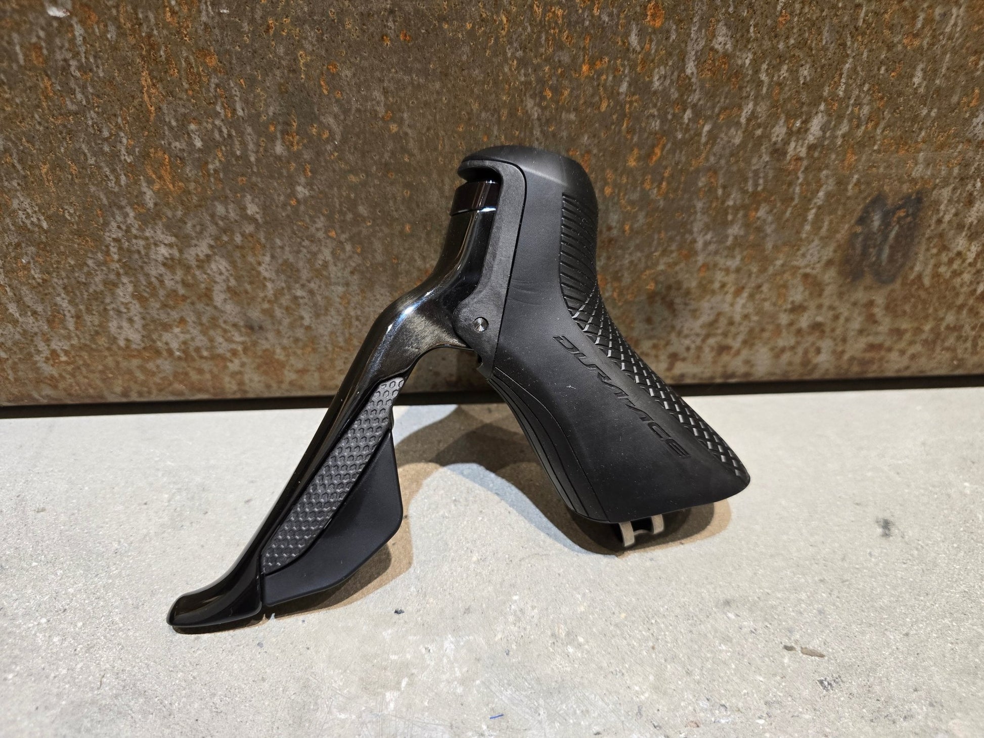 Brems - / Schalthebel von Shimano, SHIMANO DURA ACE DI2 SCHALT - / BREMSHEBEL ST - R9150 - L / - R LINKS / RECHTS in variant_title vor USEDBIKES - OB.DE Hintergrund