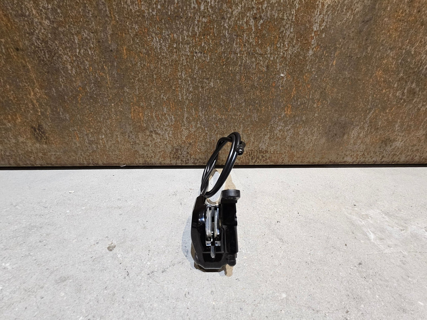 Brems - / Schalthebel von Shimano, SHIMANO DURA ACE DI2 SCHEIBENBREMSEN - SET ST - R9170 + BR - R9170 2 X 11FACH vor USEDBIKES - OB.DE Hintergrund