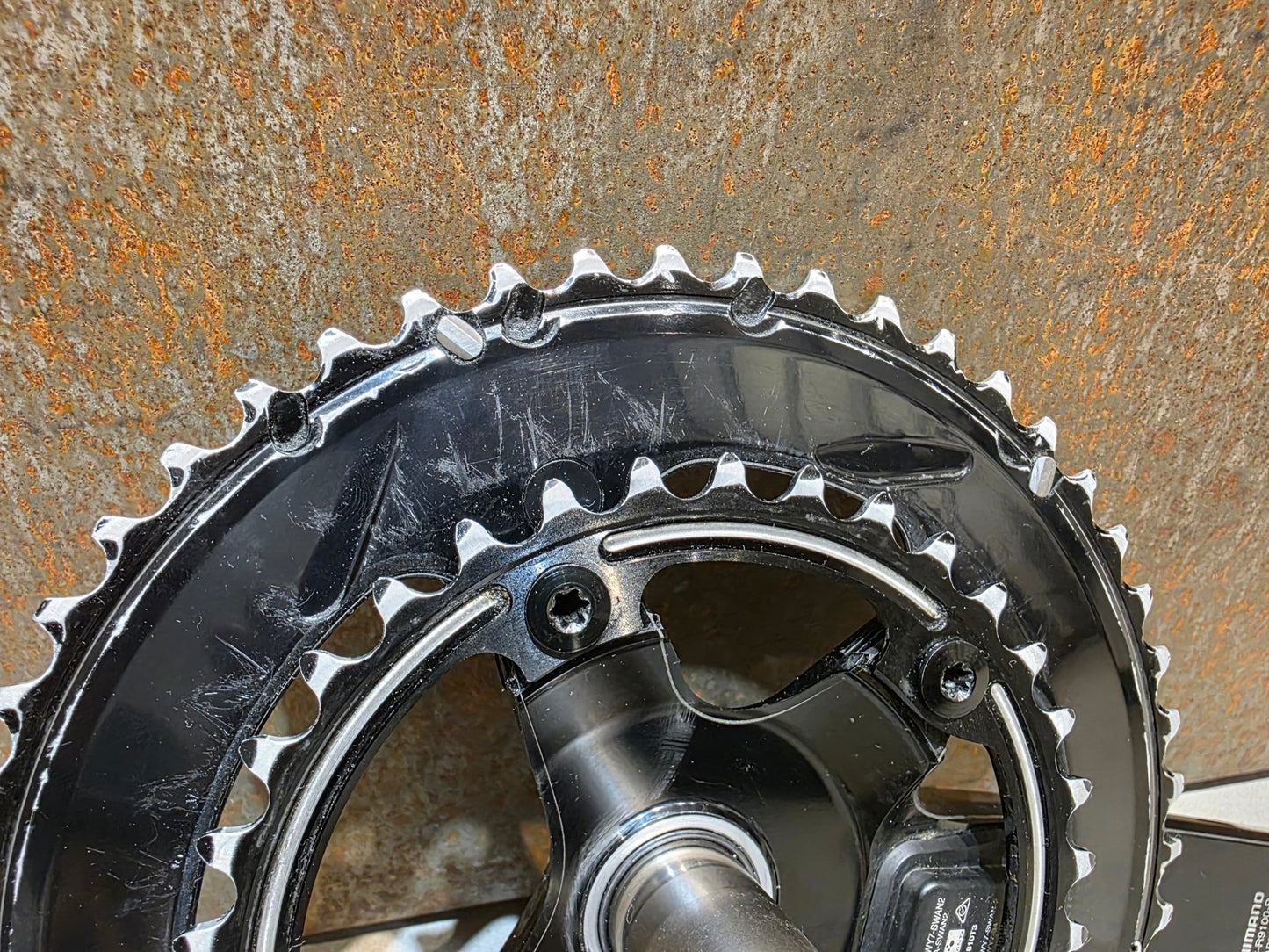 Powermeter von Shimano, SHIMANO DURA ACE FC - R9100 - P POWERMETER KURBEL 50/34 ZÄHNE 172,5MM vor USEDBIKES - OB.DE Hintergrund