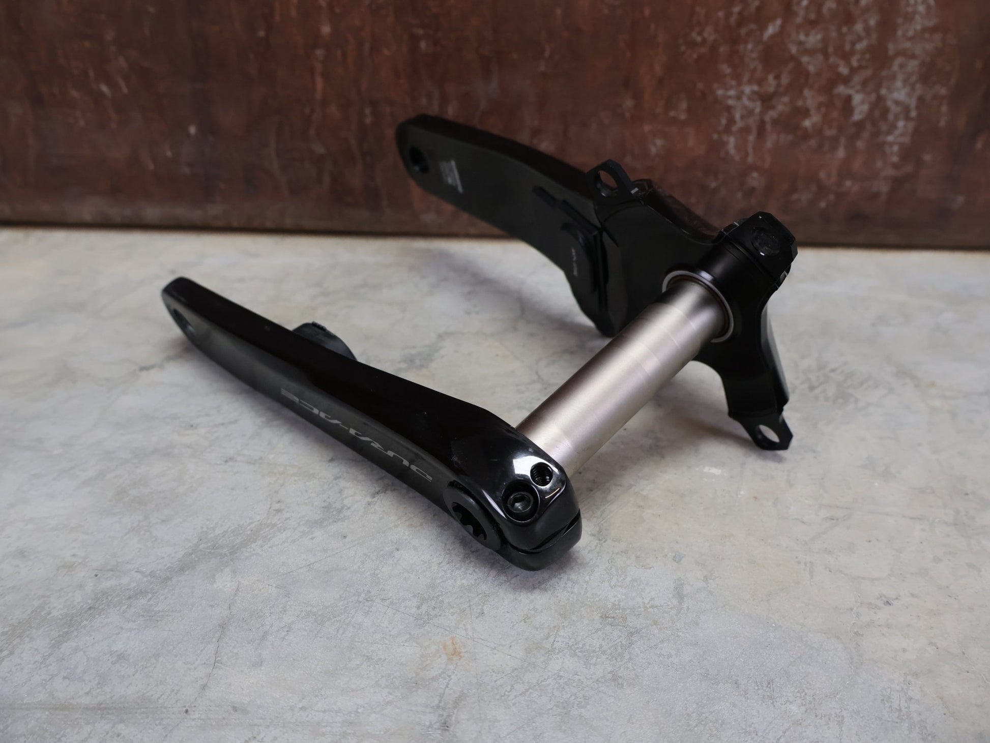 Powermeter von 4iiii, SHIMANO DURA ACE FC - R9200 4iiii DUAL SIDE POWERMETER / 172.5MM vor USEDBIKES - OB.DE Hintergrund