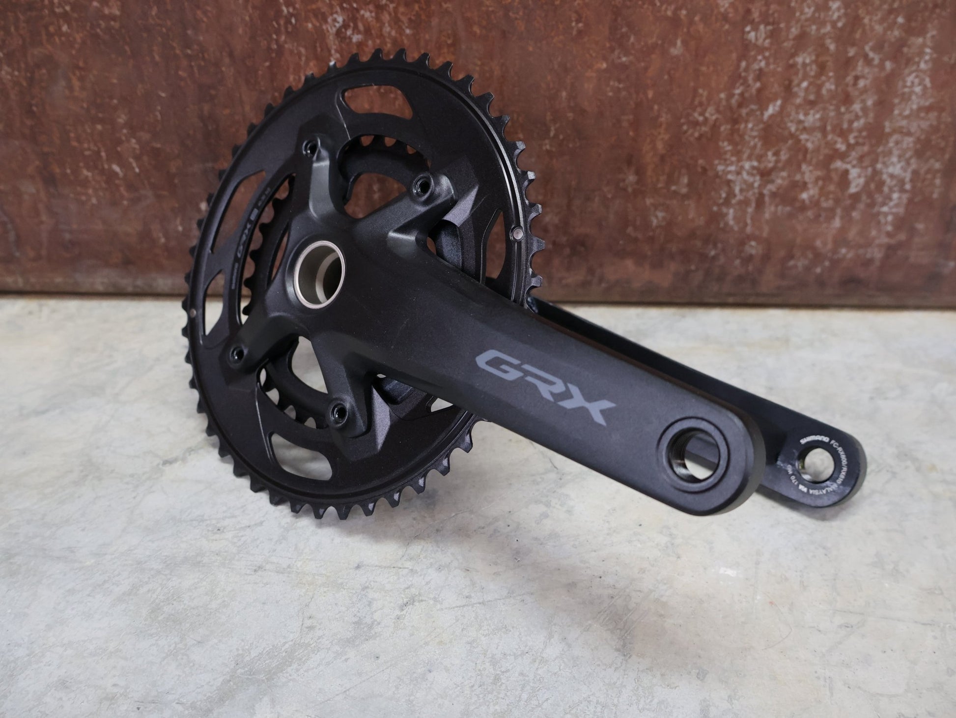 Kurbel von Shimano, SHIMANO GRX FC - RX610 KURBELGARNITUR 2 X 12FACH 46/30ZÄHNE 165 - 175MM vor USEDBIKES - OB.DE Hintergrund