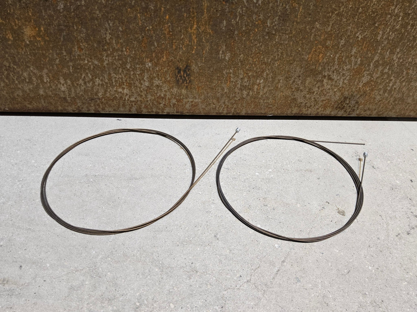 Schaltgruppen von Shimano, SHIMANO GRX LIMITED RX810 SCHALTGRUPPE 2 X 11 FACH vor USEDBIKES - OB.DE Hintergrund