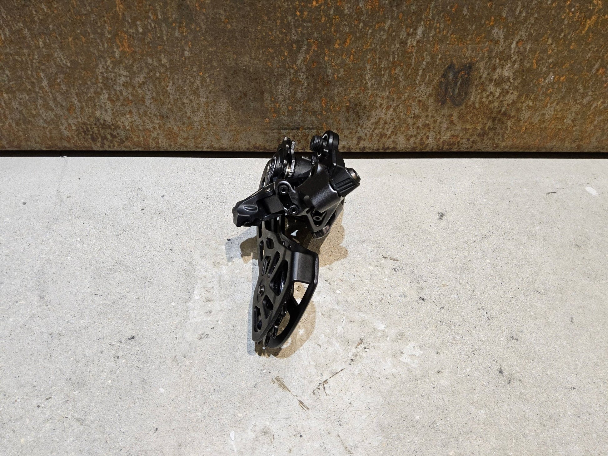 Schaltungsteile von Shimano, SHIMANO GRX RD - RX810 SCHALTWERK 2 X 11 FACH in variant_title vor USEDBIKES - OB.DE Hintergrund