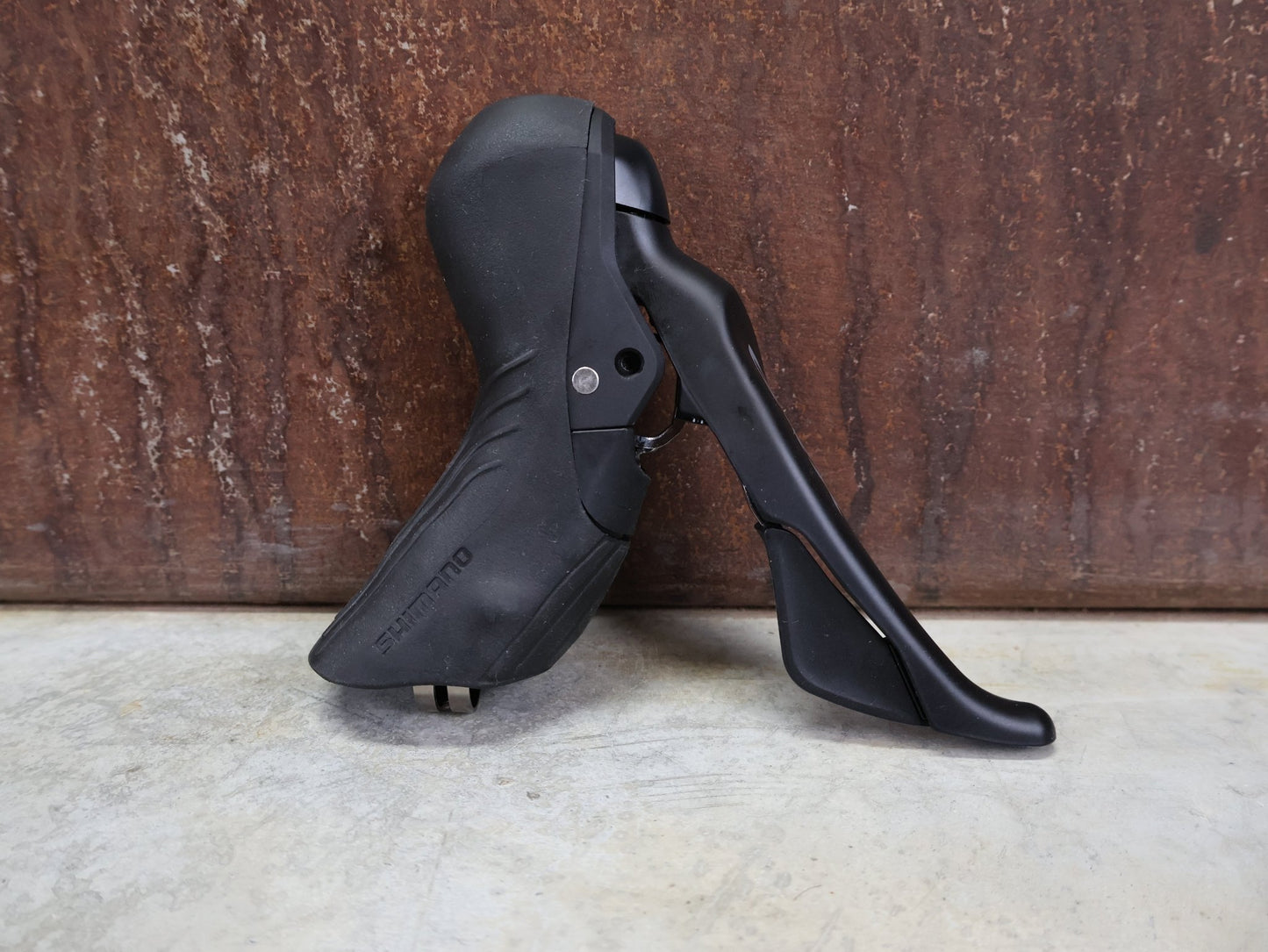 Schaltgruppen von Shimano, SHIMANO GRX RX610 / RX820 SCHALTGRUPPE 2 X 12 FACH vor USEDBIKES - OB.DE Hintergrund