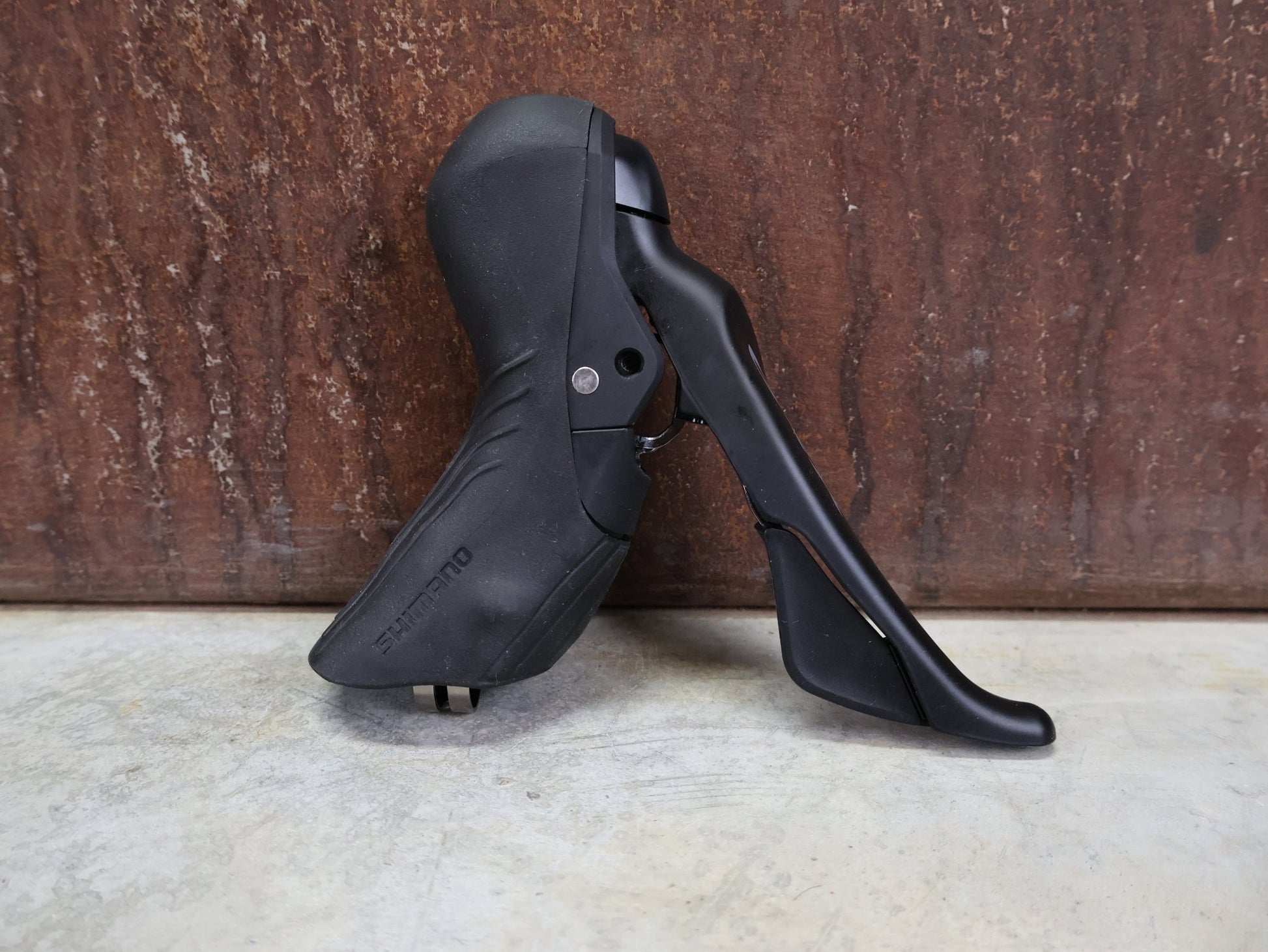 Schaltgruppen von Shimano, SHIMANO GRX RX610 / RX820 SCHALTGRUPPE 2 X 12 FACH vor USEDBIKES - OB.DE Hintergrund