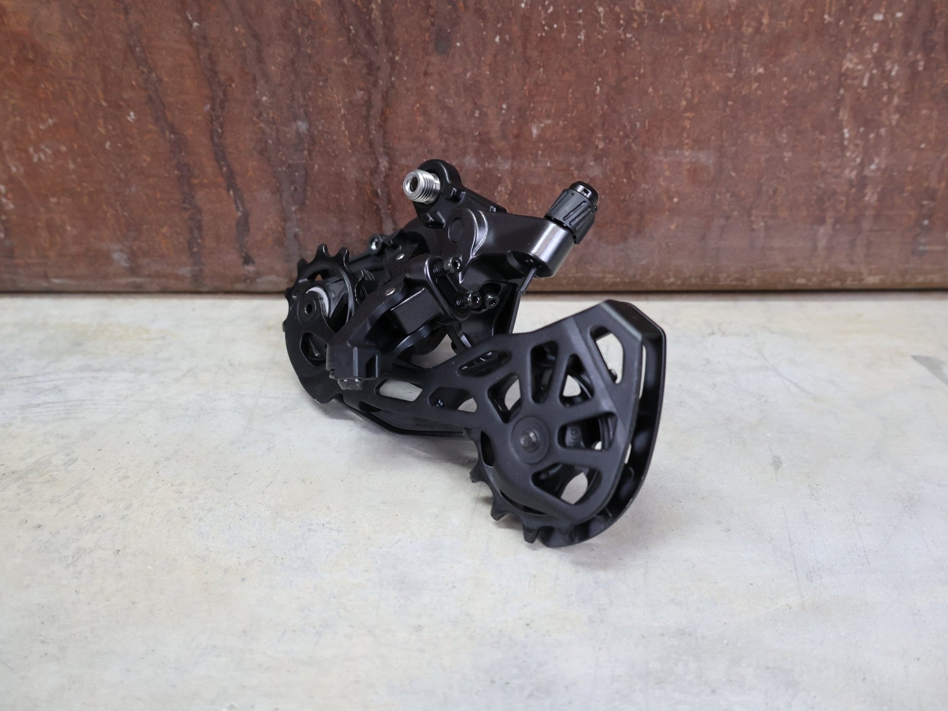 Schaltgruppen von Shimano, SHIMANO GRX RX610 / RX820 SCHALTGRUPPE 2 X 12 FACH vor USEDBIKES - OB.DE Hintergrund