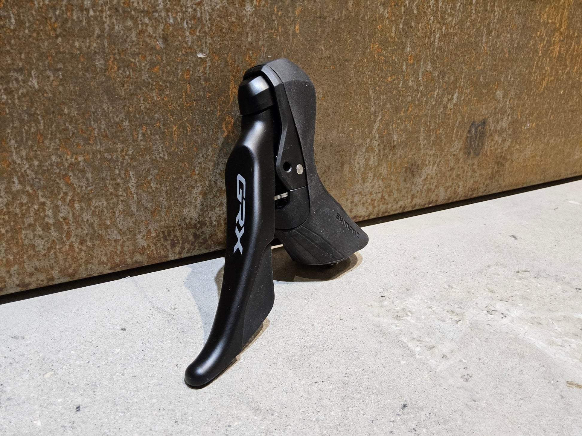 Brems - / Schalthebel von Shimano, SHIMANO GRX SCHALT - / BREMSHEBEL ST - RX600 - L / - R 11 FACH LINKS / RECHTS in variant_title vor USEDBIKES - OB.DE Hintergrund