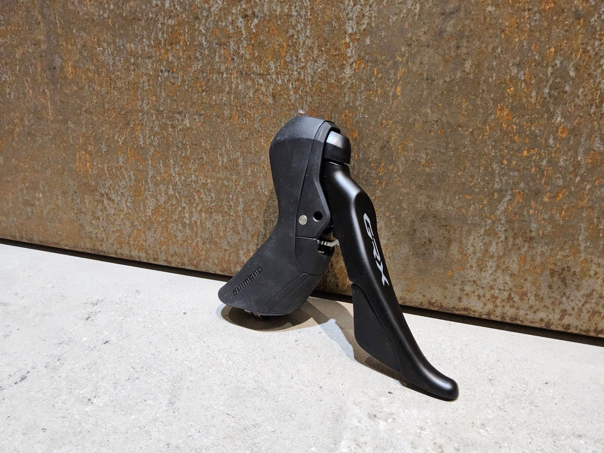 Brems - / Schalthebel von Shimano, SHIMANO GRX SCHALT - / BREMSHEBEL ST - RX600 - L / - R 11 FACH LINKS / RECHTS in variant_title vor USEDBIKES - OB.DE Hintergrund
