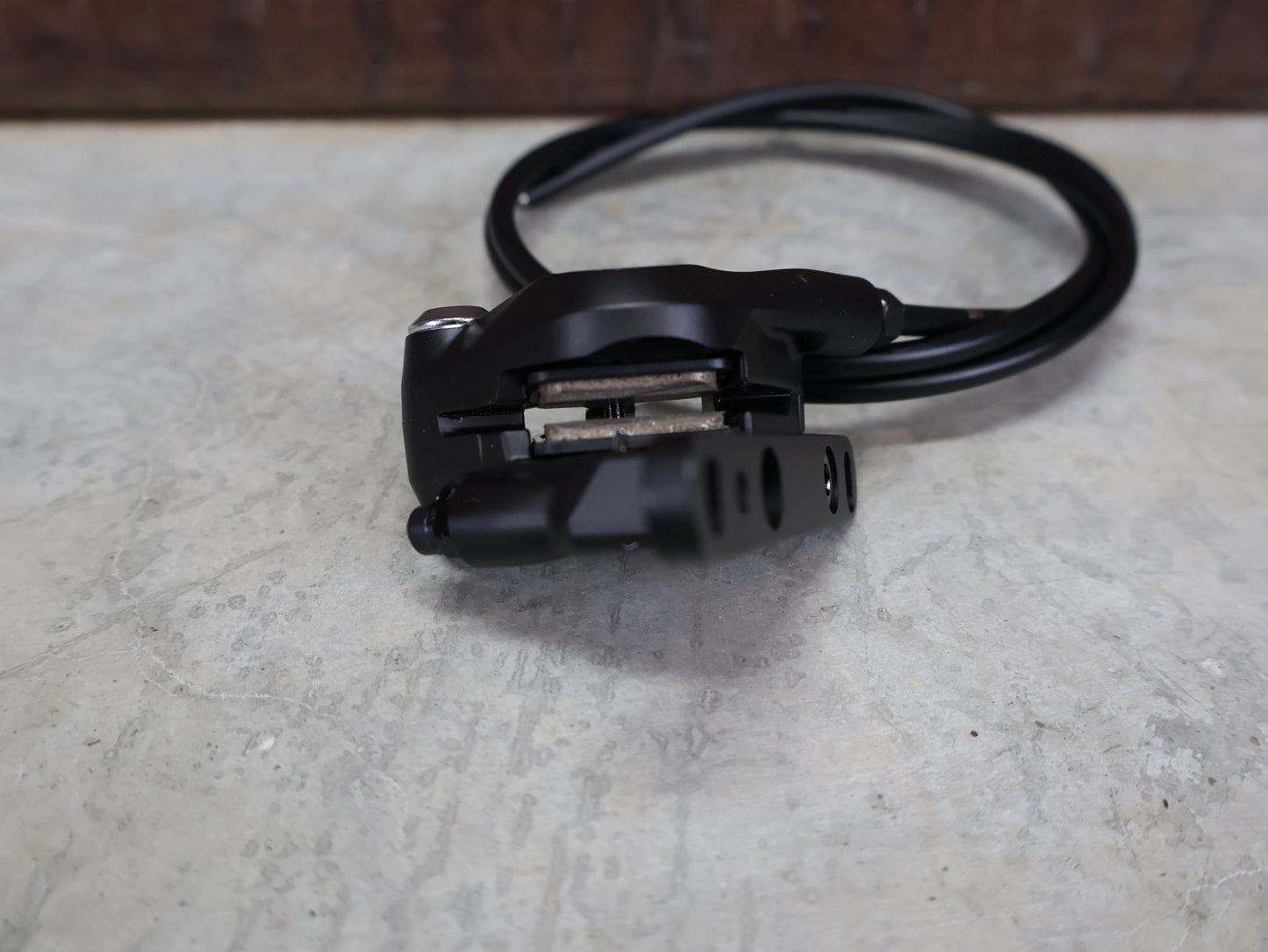 Brems - / Schalthebel von Shimano, SHIMANO GRX SCHEIBENBREMSE ST - RX600 / BR - RX400 vor USEDBIKES - OB.DE Hintergrund