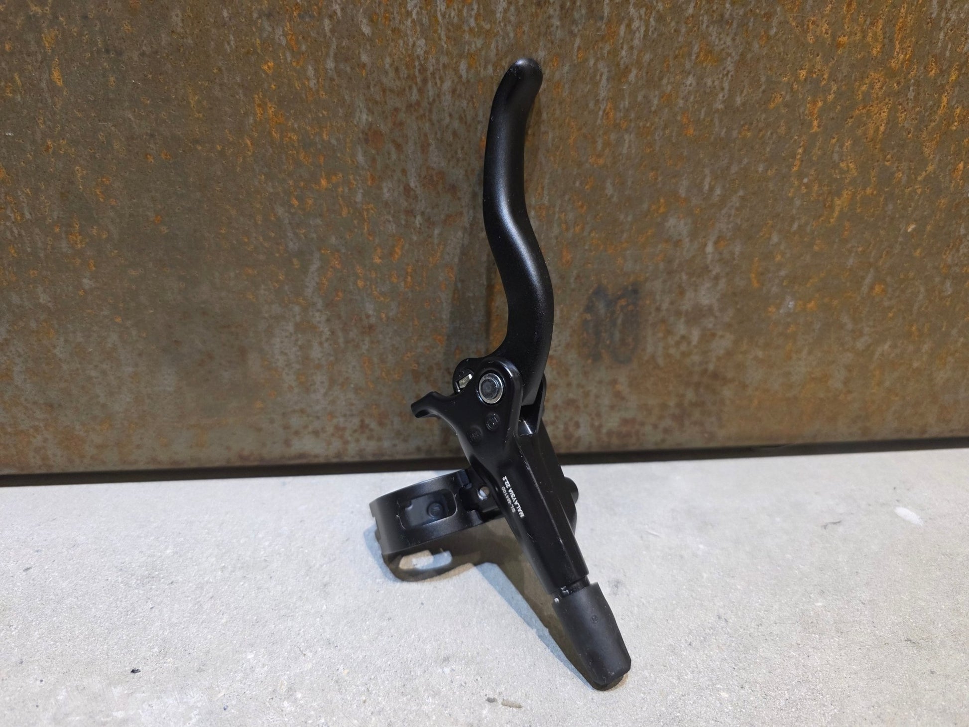 Bremse von Shimano, SHIMANO M4100 / MT420 SCHEIBENBREMSESET VORNE UND HINTEN vor USEDBIKES - OB.DE Hintergrund