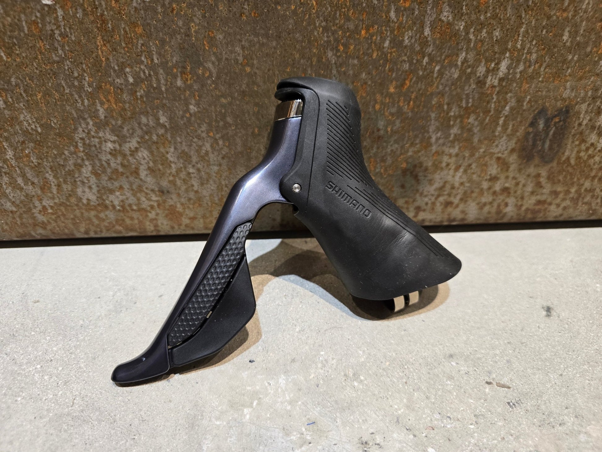 Brems - / Schalthebel von Shimano, SHIMANO ULTEGRA DI2 SCHALT - / BREMSHEBEL ST - R8150 - L / - R LINKS / RECHTS in variant_title vor USEDBIKES - OB.DE Hintergrund