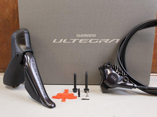 Brems-/ Schalthebel von Shimano, SHIMANO ULTEGRA DI2 ST R8170 BR R8170 SCHEIBENBREMSE VR ODER HR vor USEDBIKES-OB.DE Hintergrund