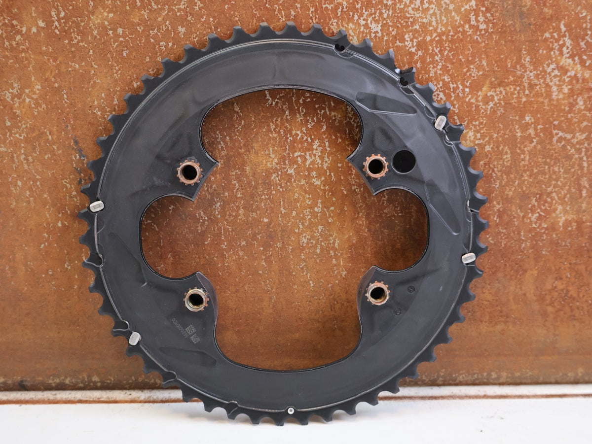Kettenblatt von Shimano, SHIMANO ULTEGRA FC R8100 KETTENBLATT 50 ZAEHNE 110MM LK 12 FACH vor USEDBIKES-OB.DE Hintergrund