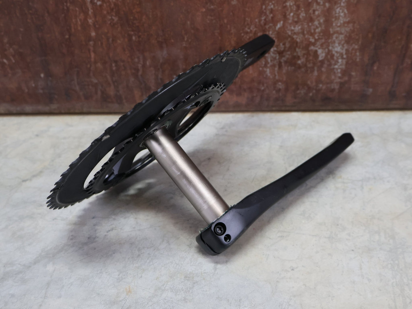 Kurbel von Shimano, SHIMANO ULTEGRA FC - R8100 KURBELGARNITUR 2 X 12FACH 52/36ZÄHNE 165 - 175MM vor USEDBIKES - OB.DE Hintergrund