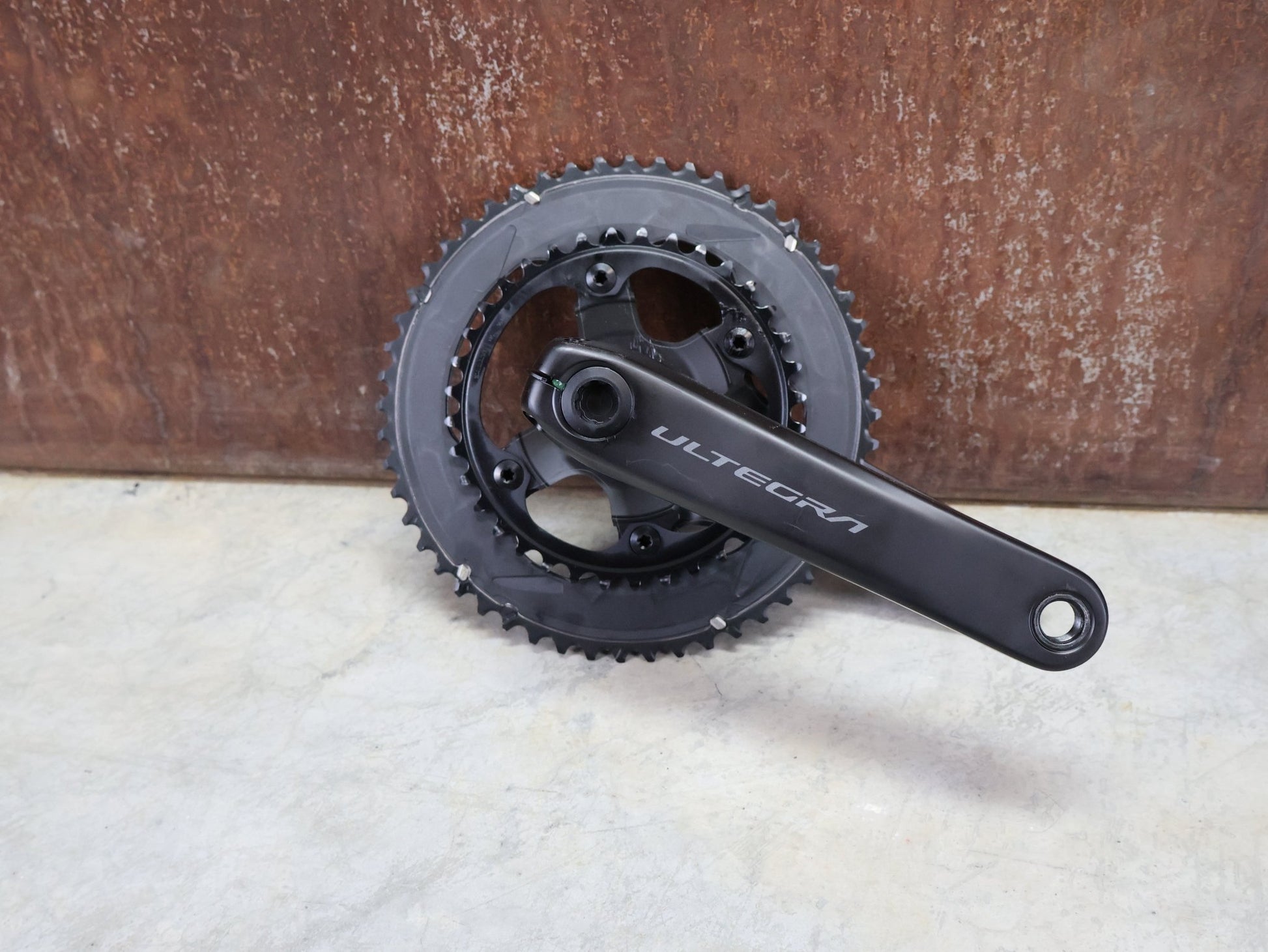 Kurbel von Shimano, SHIMANO ULTEGRA FC - R8100 KURBELGARNITUR 2 X 12FACH 52/36ZÄHNE 165 - 175MM vor USEDBIKES - OB.DE Hintergrund