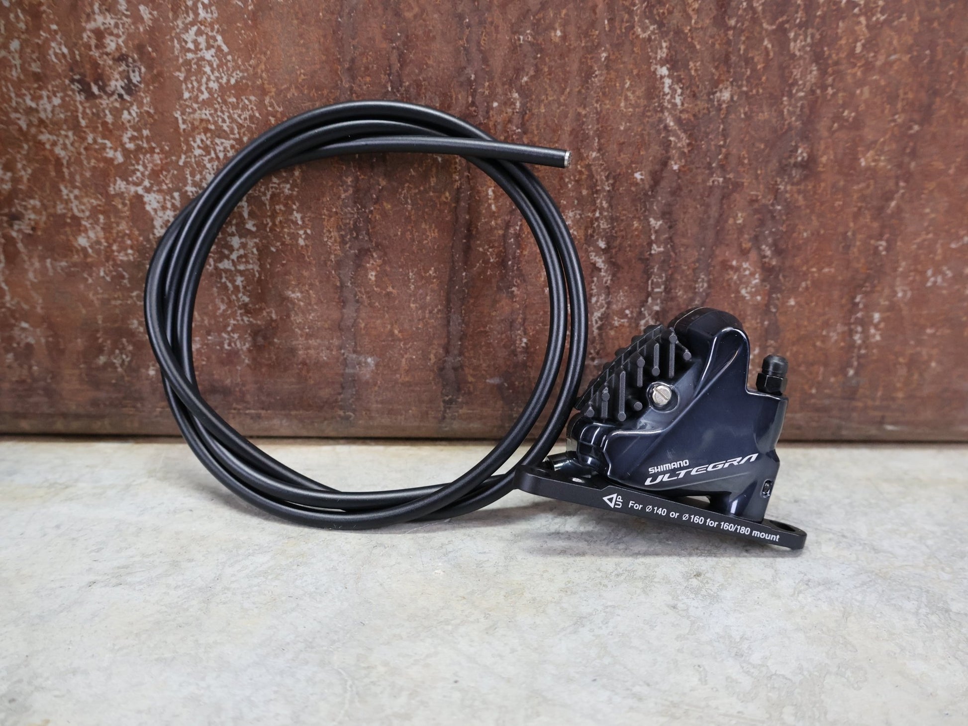 Brems - / Schalthebel von Shimano, SHIMANO ULTGERA SCHEIBENBREMSE ST - R8020 / BR - R8070 vor USEDBIKES - OB.DE Hintergrund