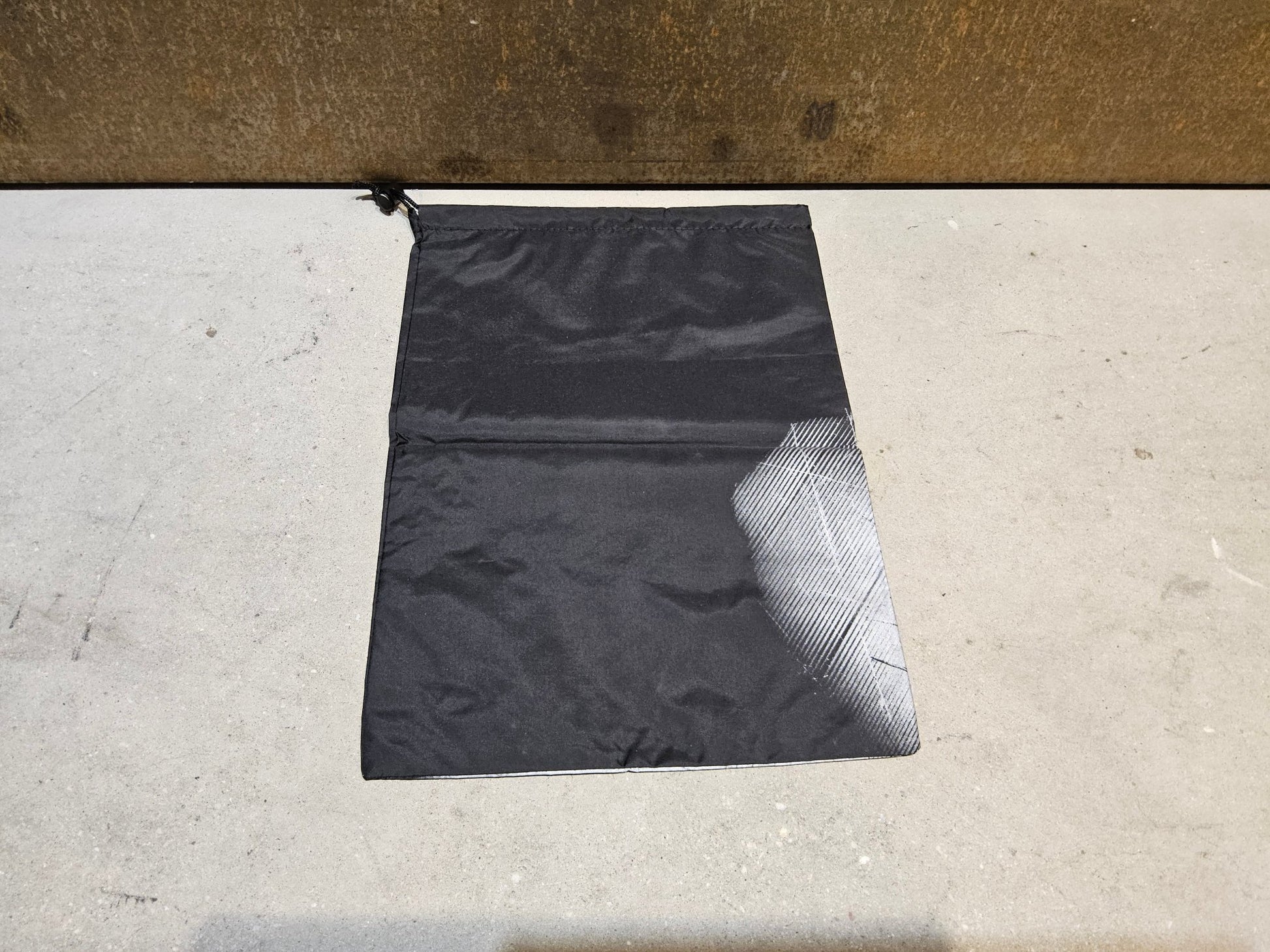 Taschen & Rucksäcke von Sidi, SIDI ZUBEHÖR / SCHUH TASCHE SCHWARZ in variant_title vor USEDBIKES - OB.DE Hintergrund