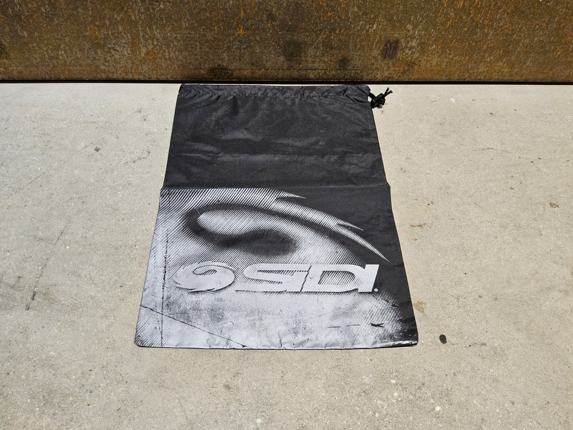 Taschen & Rucksäcke von Sidi, SIDI ZUBEHÖR / SCHUH TASCHE SCHWARZ in variant_title vor USEDBIKES - OB.DE Hintergrund