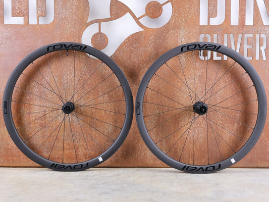 Laufrad/Laufradsatz von Specialized, SPECIALIZED ROVAL RAPIDE C38 LAUFRADSATZ DISC vor USEDBIKES - OB.DE Hintergrund