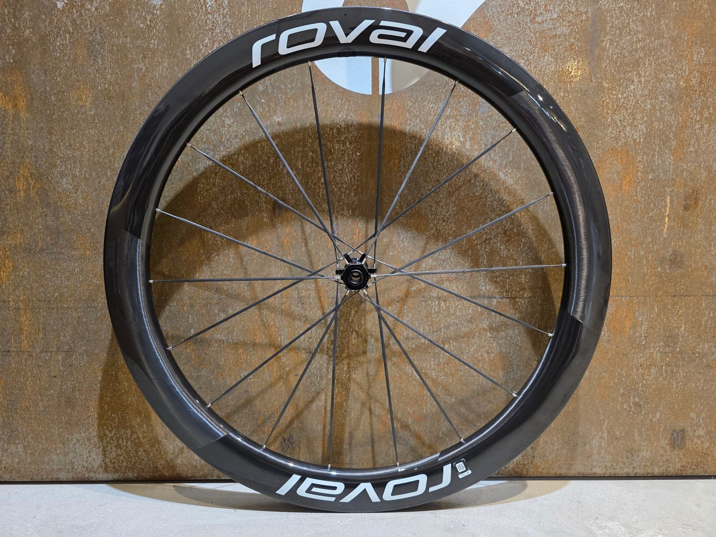 Laufrad/Laufradsatz von Specialized, SPECIALIZED ROVAL RAPIDE CLX III CARBON LAUFRADSATZ vor USEDBIKES - OB.DE Hintergrund