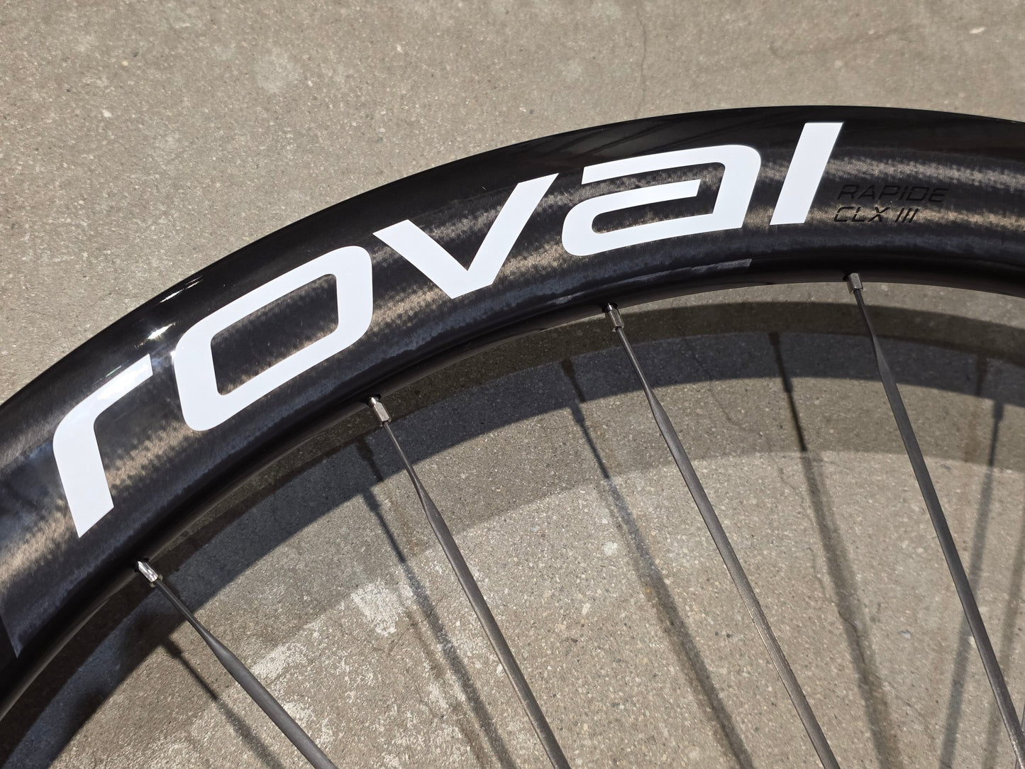 Laufrad/Laufradsatz von Specialized, SPECIALIZED ROVAL RAPIDE CLX III CARBON LAUFRADSATZ vor USEDBIKES - OB.DE Hintergrund