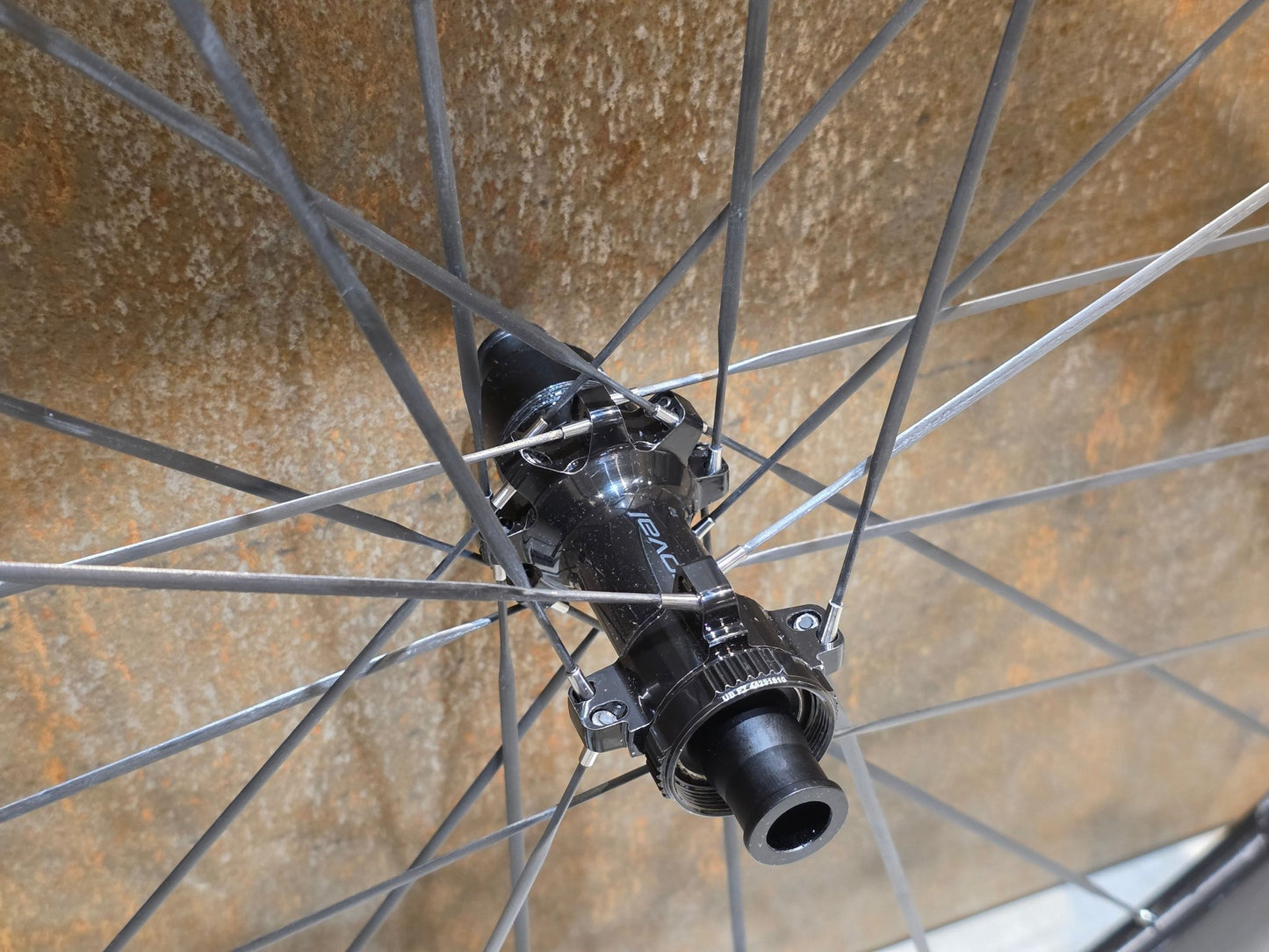 Laufrad/Laufradsatz von Specialized, SPECIALIZED ROVAL RAPIDE CLX III CARBON LAUFRADSATZ vor USEDBIKES - OB.DE Hintergrund