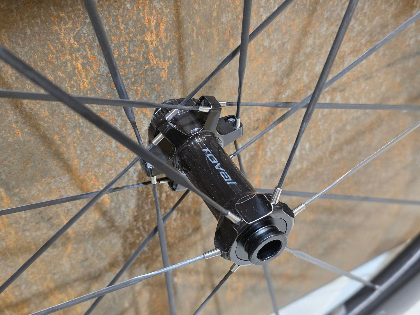 Laufrad/Laufradsatz von Specialized, SPECIALIZED ROVAL RAPIDE CLX III CARBON LAUFRADSATZ vor USEDBIKES - OB.DE Hintergrund