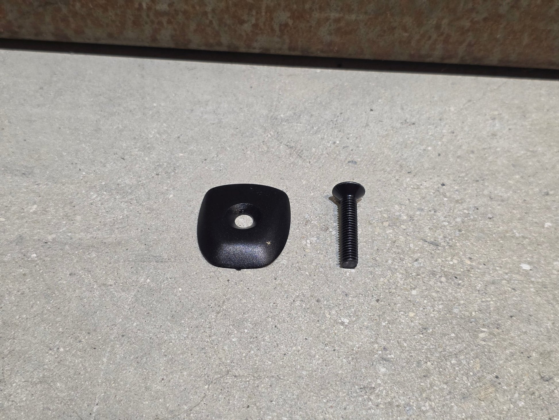 Lenker von Specialized, SPECIALIZED ROVAL RAPIDE COCKPIT LENKEREINHEIT / 420X110MM TEAM EDITION vor USEDBIKES - OB.DE Hintergrund