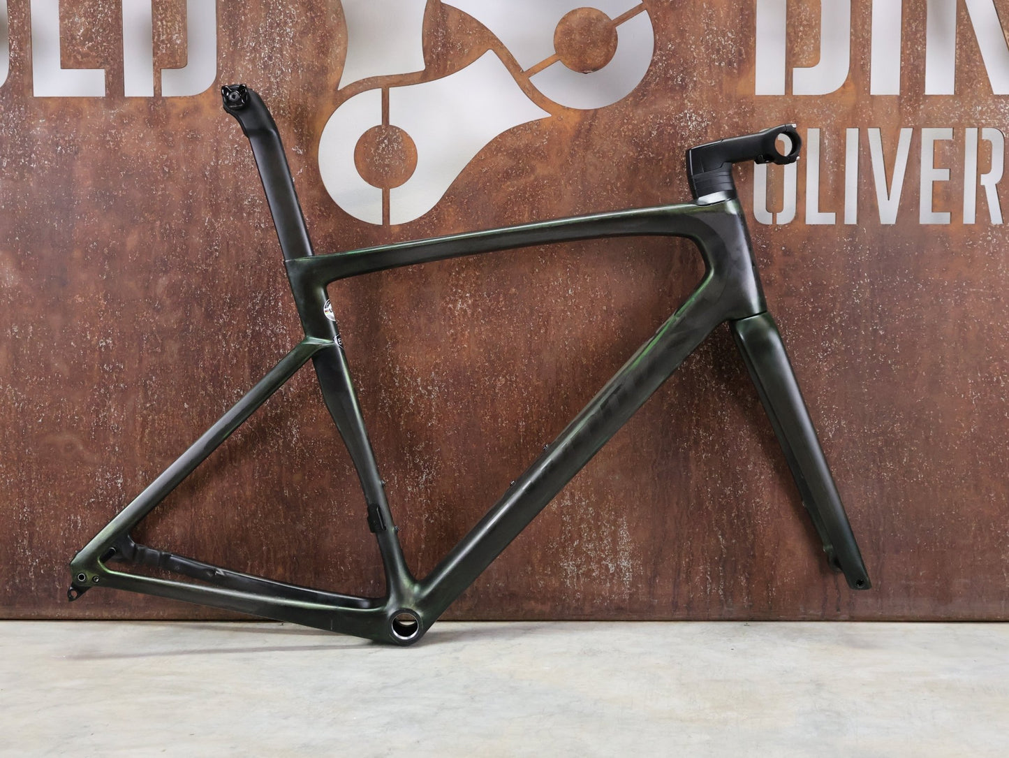 Rennradrahmen von Specialized, SPECIALIZED S - WORKS TARMAC SL7 RAHMENSET / DISC / 56CM vor USEDBIKES - OB.DE Hintergrund