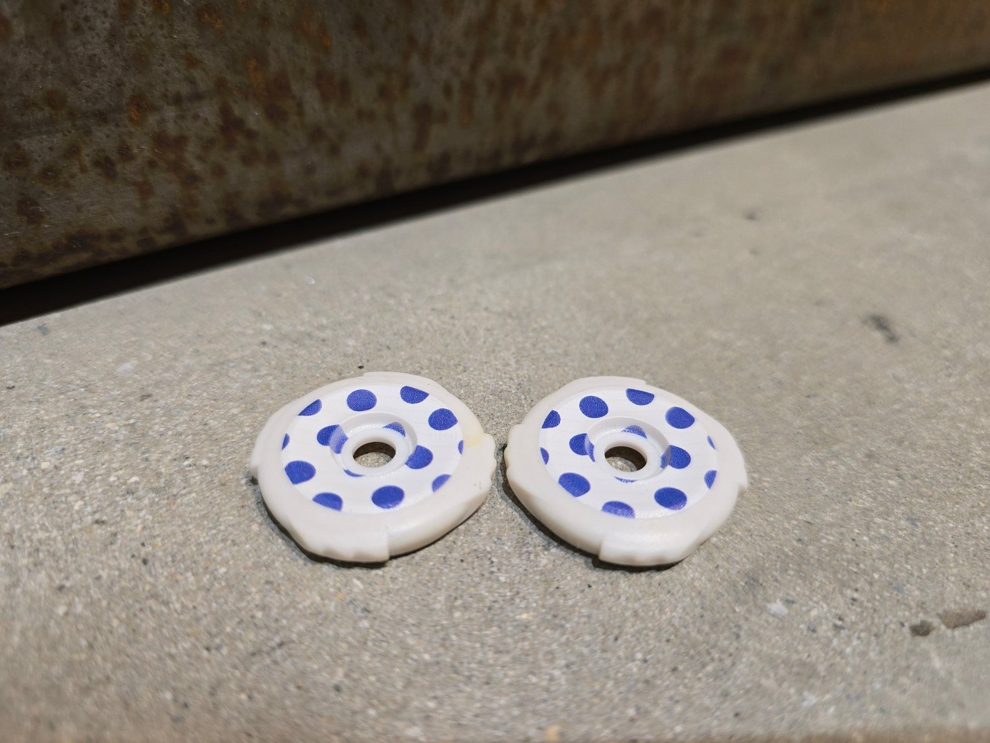 Sonstiges von Boa, SPECIALIZED S2 SNAP BOA DREHVERSCHLUSS TOPCAP / NATIONAL & LEADER JERSEY in variant_title vor USEDBIKES - OB.DE Hintergrund