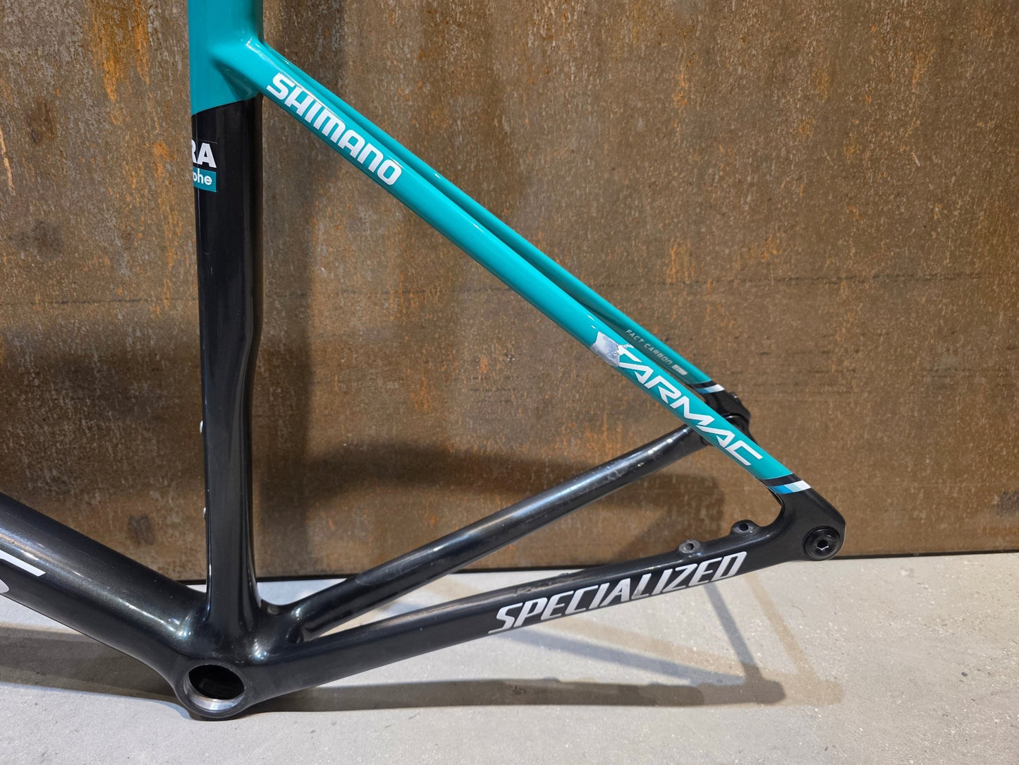 Rennradrahmen von Specialized, SPECIALIZED SWORKS TARMAC DISC RAHMENSET BORA HANSGROHE / 58CM vor USEDBIKES - OB.DE Hintergrund