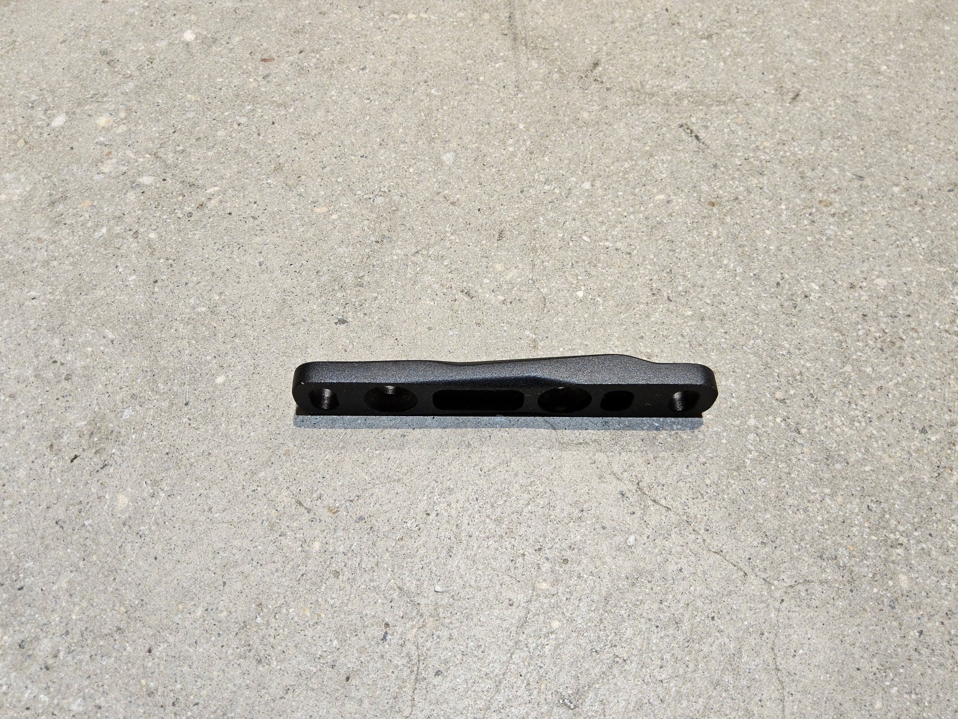 Zubehör von Sram, SRAM ADAPTER FLAT MOUNT 140 / 160MM / VORNE in variant_title vor USEDBIKES - OB.DE Hintergrund