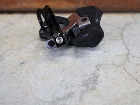 Schaltungsteile von Sram, SRAM EAGLE AXS CONTROLLER SCHALTHEBEL RECHTS vor USEDBIKES - OB.DE Hintergrund