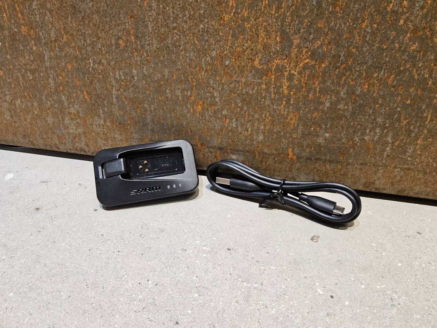 Zubehör von Sram, SRAM ETAP POWERPACK LADEGERÄT AXS vor USEDBIKES - OB.DE Hintergrund