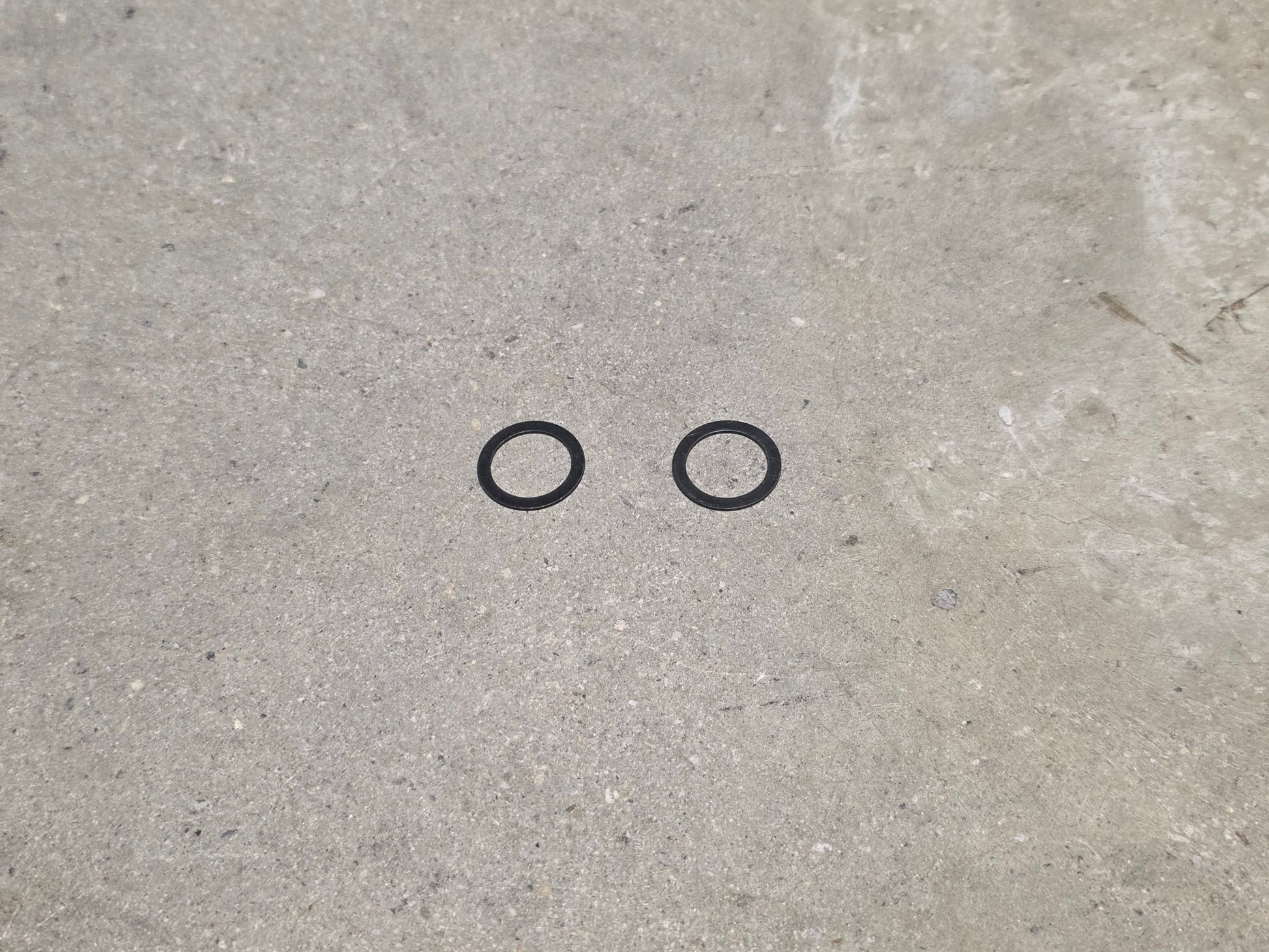 Kurbel von Sram, SRAM FORCE AXS D1 POWERMETER KURBEL DUB 48/35 ZÄHNE / 175MM vor USEDBIKES - OB.DE Hintergrund