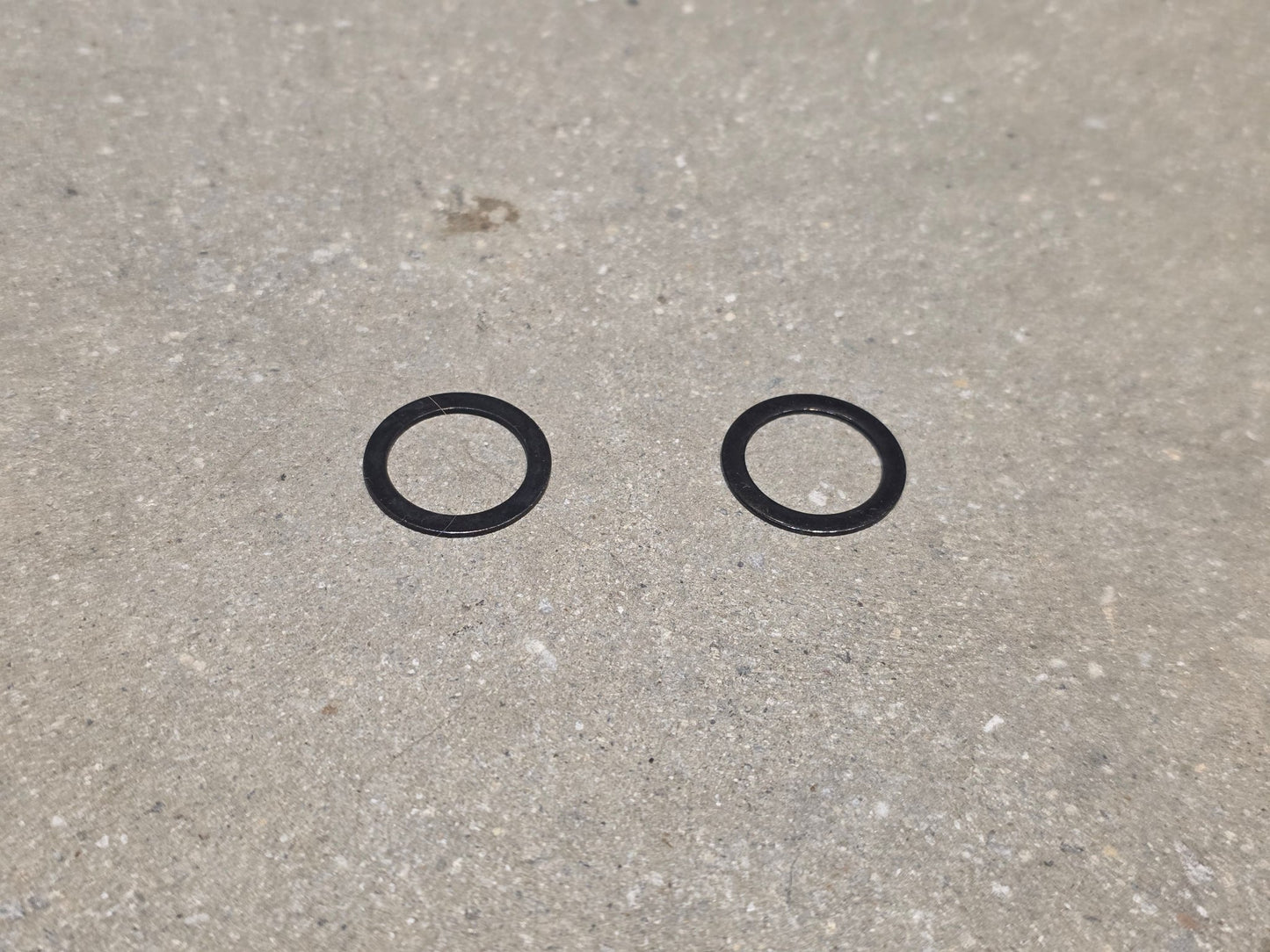 Kurbel von Sram, SRAM FORCE AXS E1 KURBEL WIDE DUB 8 - BOLT 42 ZÄHNE 165MM vor USEDBIKES - OB.DE Hintergrund