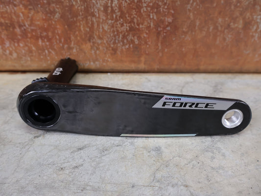 Kurbel von Sram, SRAM FORCE E1 KURBELARME / DUB STANDARD / 175 MM / 8 - BOLT AXS KOMPATIBEL vor USEDBIKES - OB.DE Hintergrund