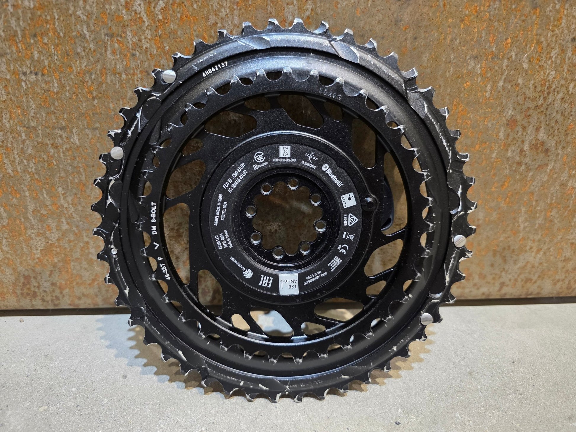 Kettenblatt von Sram, SRAM FORCE QUARQ AXS POWERMETER KIT 8 - BOLT SPIDER 2X12 48/35 ZÄHNE in variant_title vor USEDBIKES - OB.DE Hintergrund