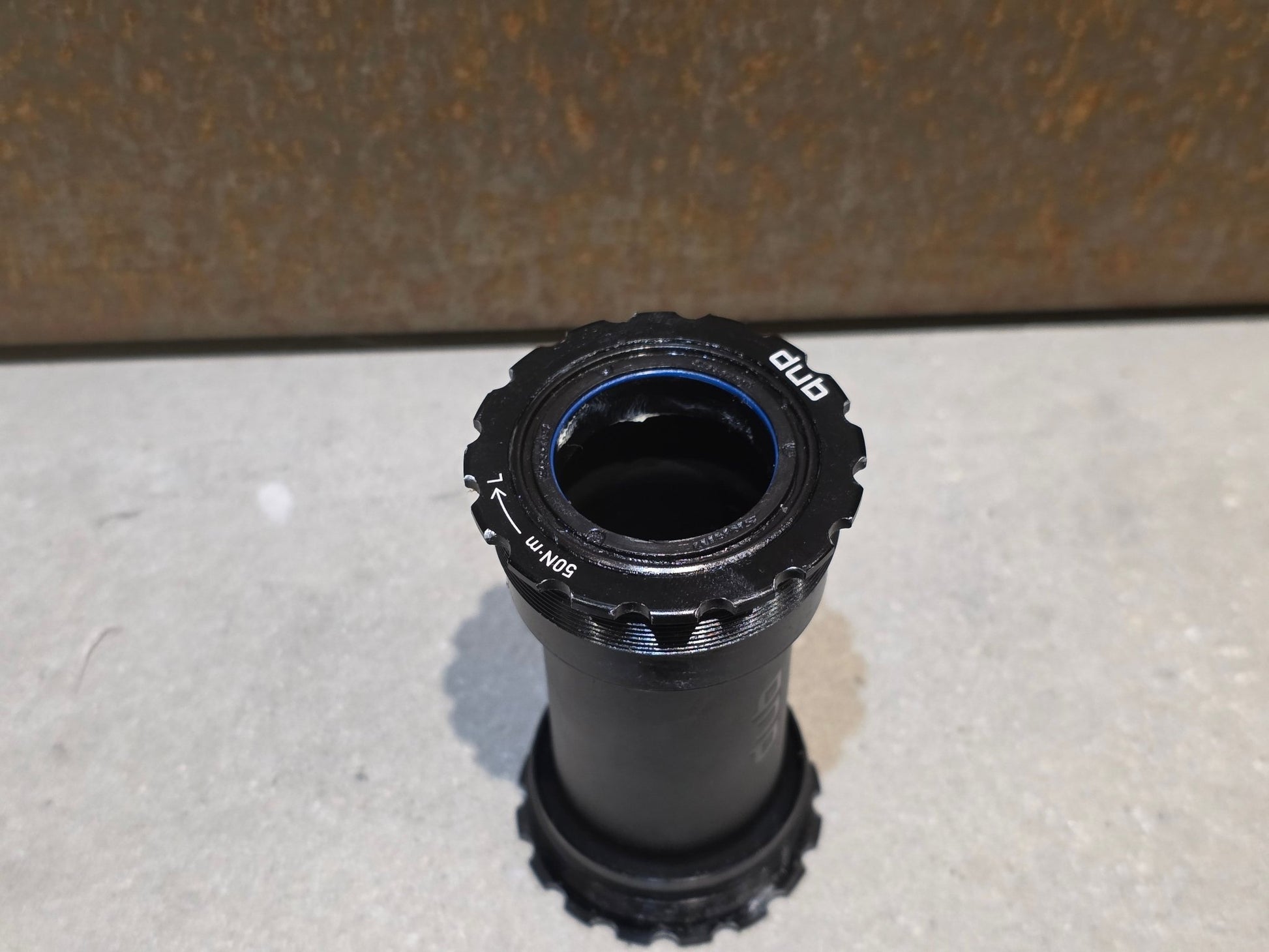 Innenlager von Sram, SRAM INNENLAGER DUB T47 / 85.5MM vor USEDBIKES - OB.DE Hintergrund