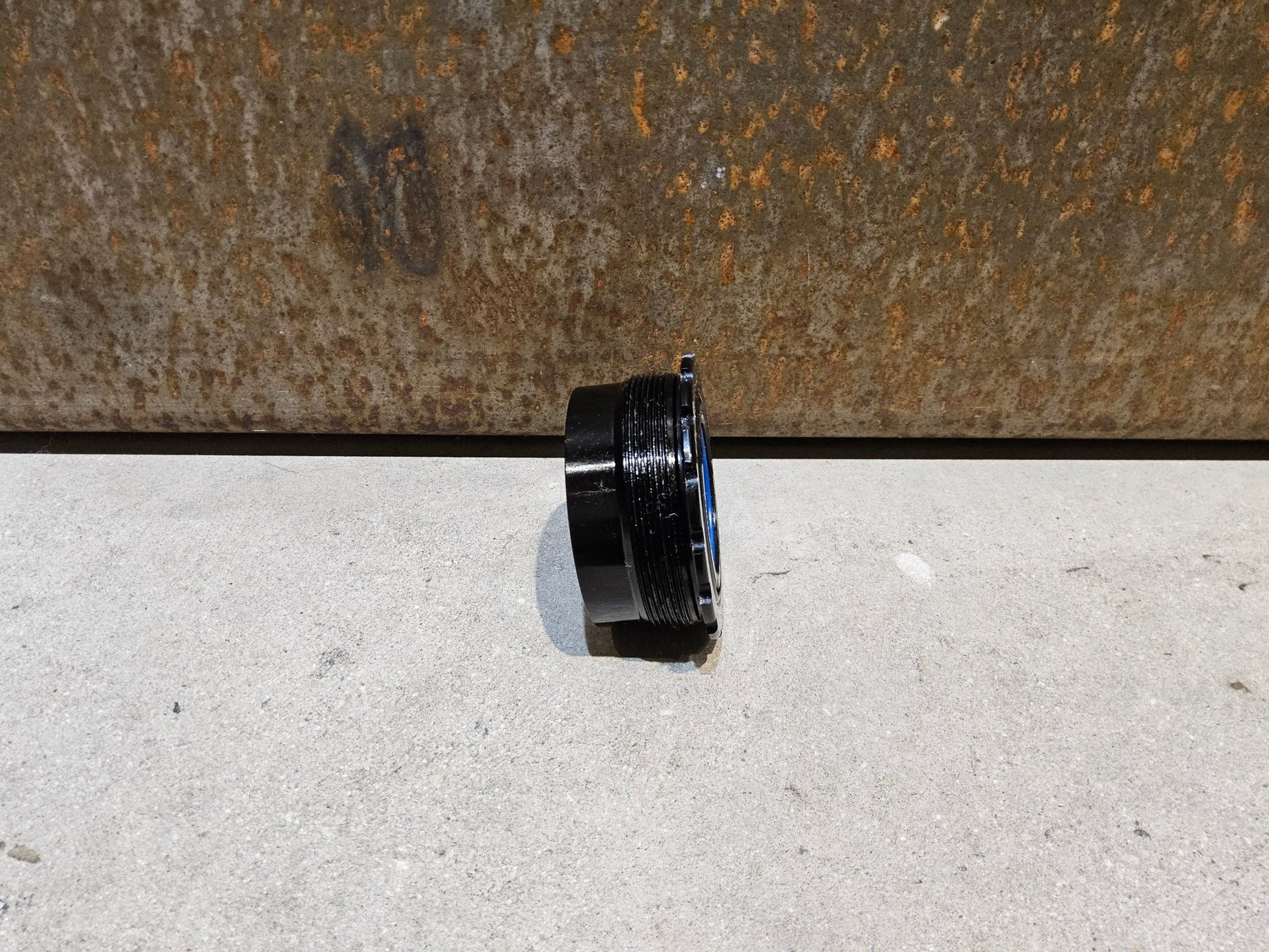 Innenlager von Sram, SRAM INNENLAGER DUB T47 / 85.5MM vor USEDBIKES - OB.DE Hintergrund