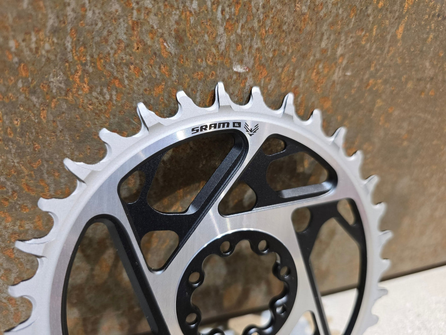 Kettenblatt von Sram, SRAM KETTENBLATT T - TYPE EAGLE XX SL / 0MM OFFSET / 34 ZÄHNE in variant_title vor USEDBIKES - OB.DE Hintergrund