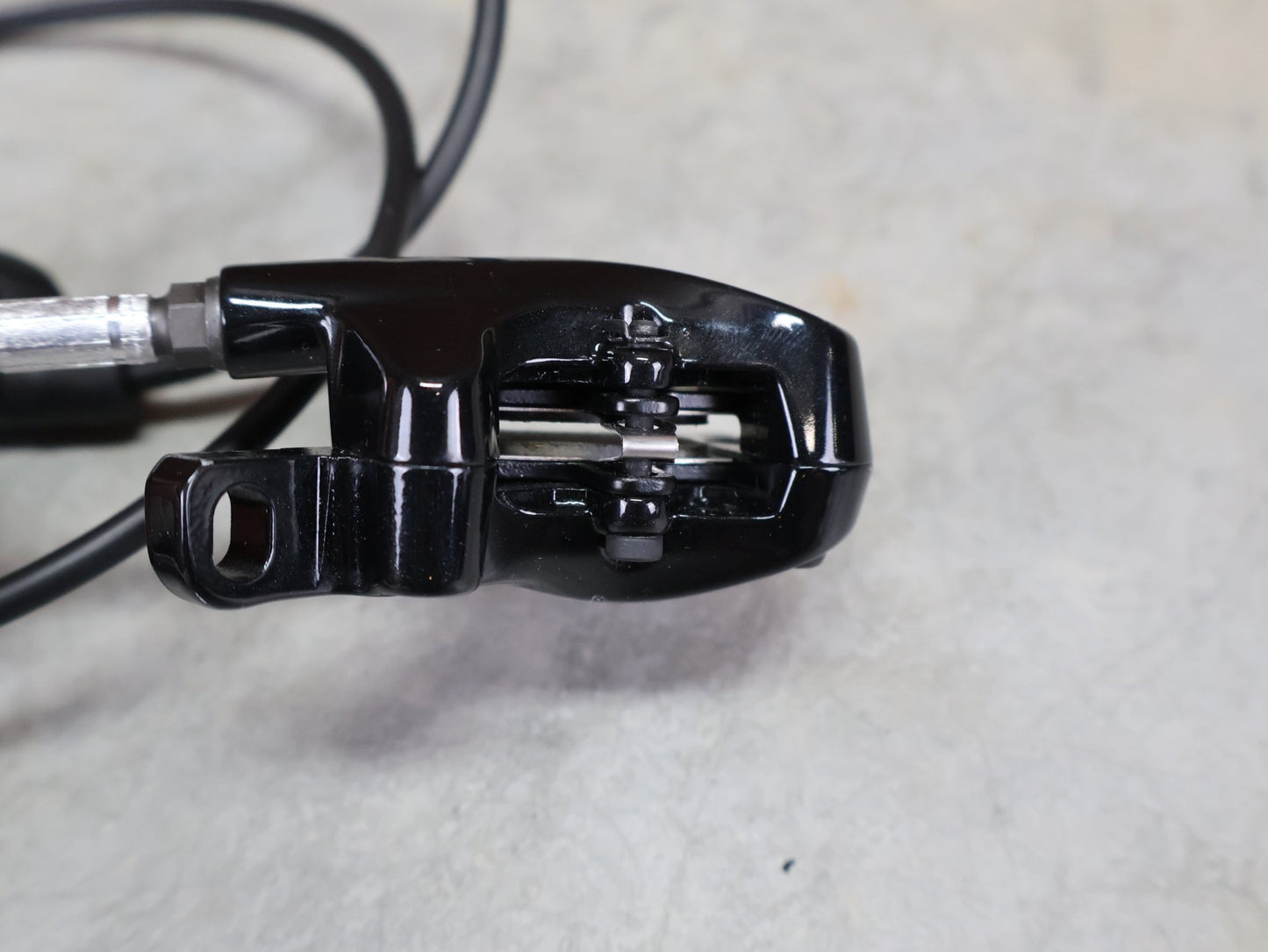 Bremse von Sram, SRAM LEVEL TL BREMSSET VORNE U. HINTEN SCHWARZ vor USEDBIKES - OB.DE Hintergrund