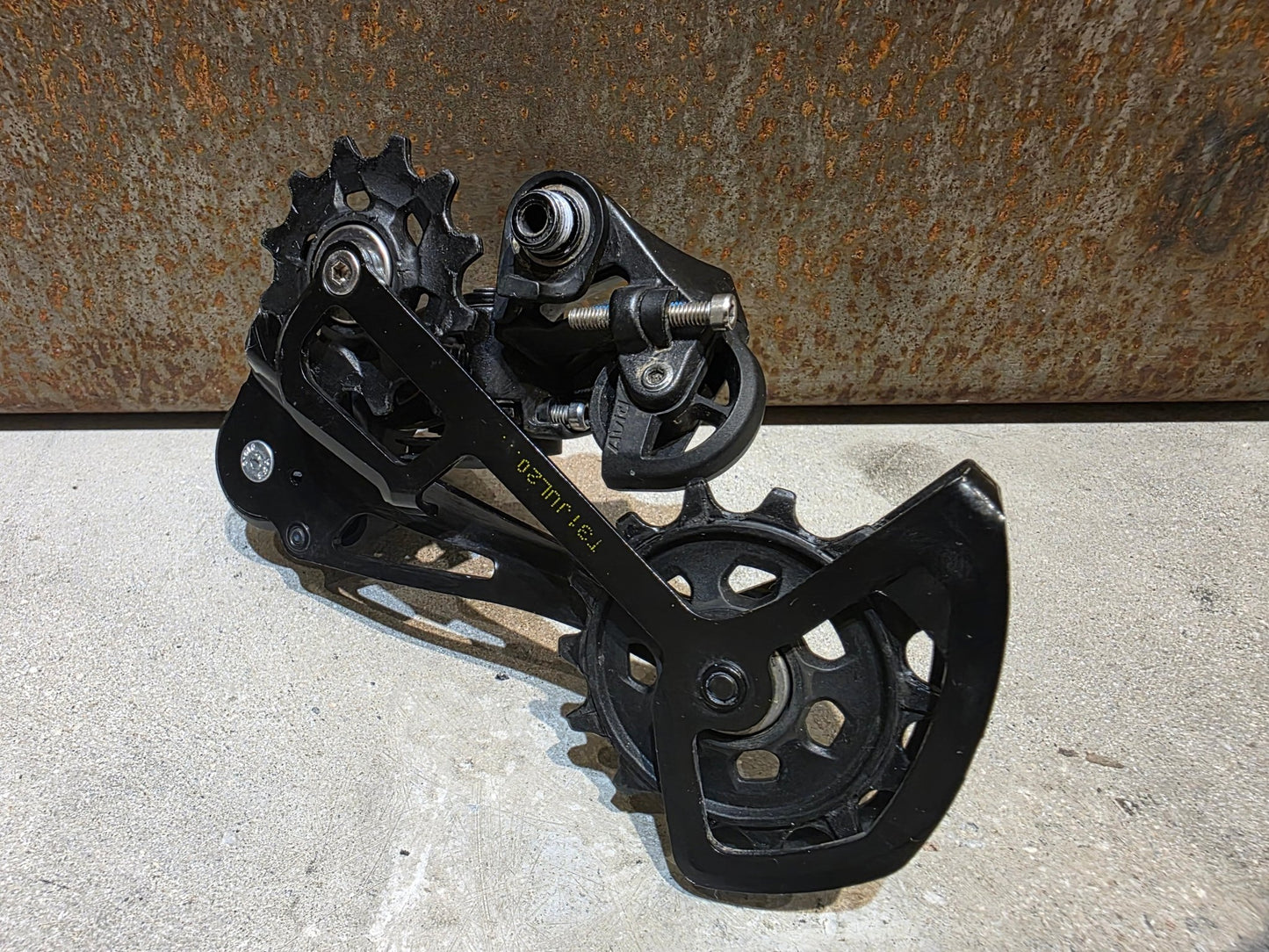 Schaltungsteile von Sram, SRAM NX EAGLE SCHALTWERK 12 FACH vor USEDBIKES - OB.DE Hintergrund
