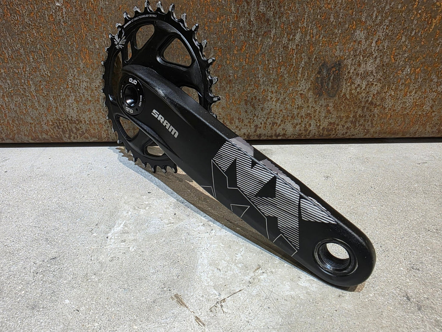Kurbel von Sram, SRAM NX KURBEL EAGLE DUB / BOOST / 32 ZÄHNE / 175MM vor USEDBIKES - OB.DE Hintergrund