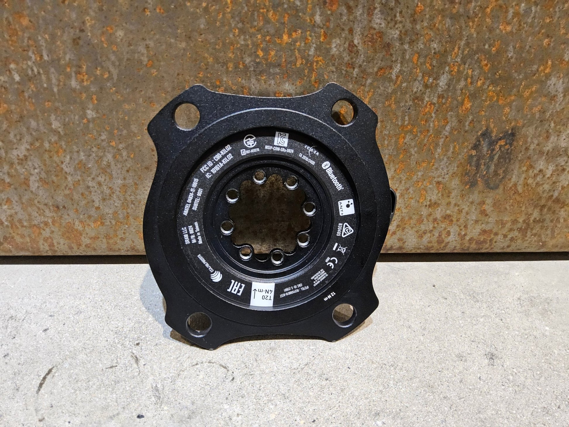 Powermeter von Sram, SRAM POWERMETER 8 - BOLT AXS SPIDER 107 BCD vor USEDBIKES - OB.DE Hintergrund