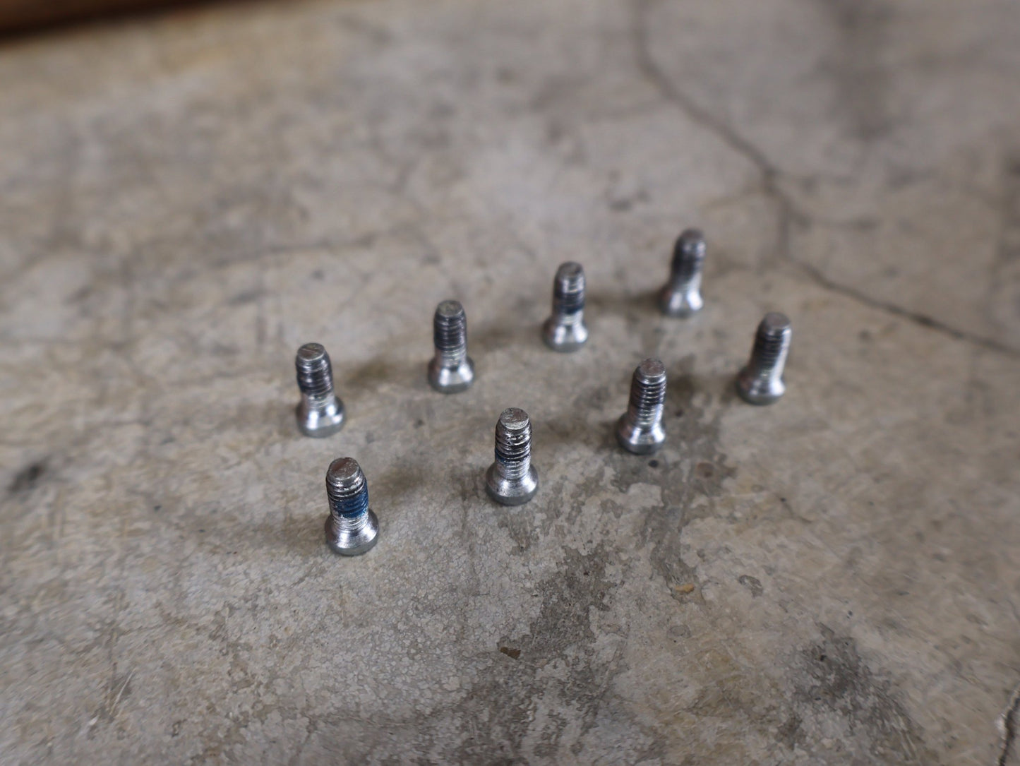 Kettenblatt von Sram, SRAM RED AXS KETTENBLATT - SET 46 - 33 ZÄHNE – 8 - BOLT / 12 - FACH vor USEDBIKES - OB.DE Hintergrund